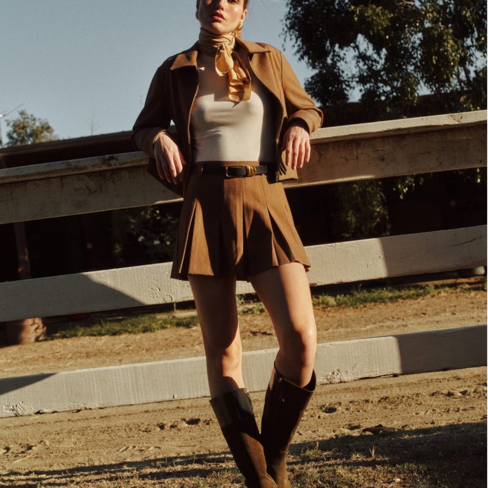 Reformation Brynlee Two Piece Camel - Picture 5 of 11